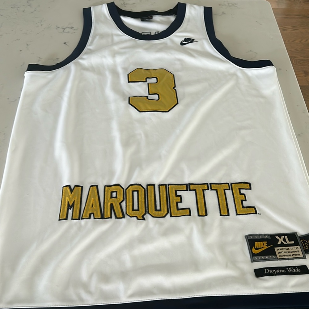 Dwayne Wade Marquette basketball jersey XL